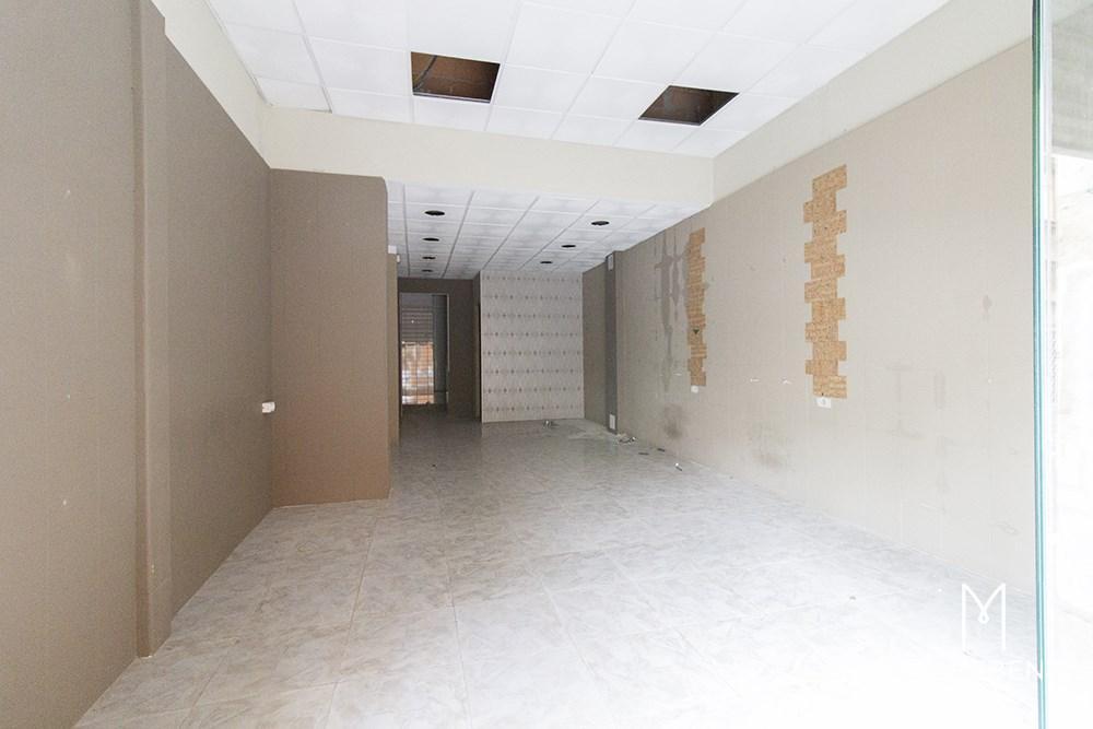 Commercial space for rent on Carrer Cervantes - 2/5