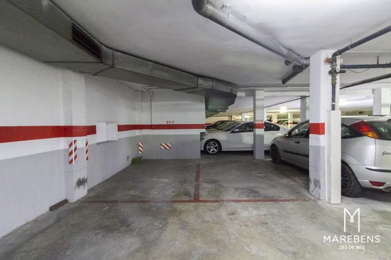 Aparcamiento en venta en la Calle Pere Martell