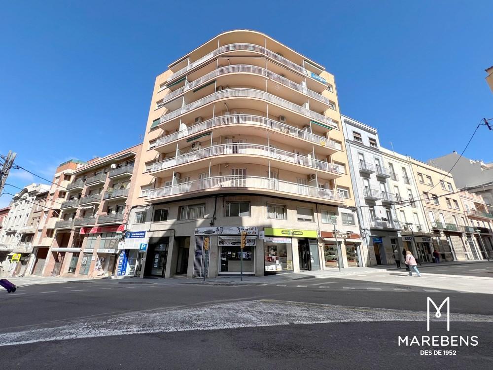 Local en venta en la Avenida Estanislau Figueres - 11/11