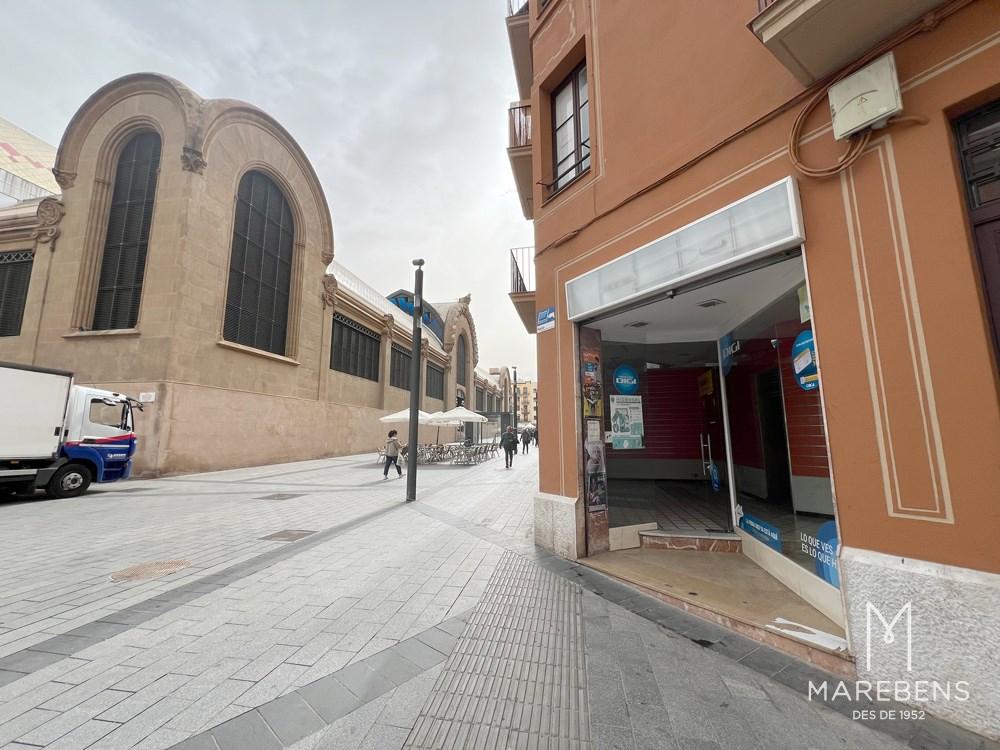 Local en alquiler en la Calle Reding - 1/13