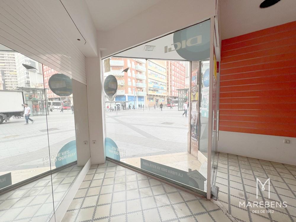 Local en alquiler en la Calle Reding - 5/13