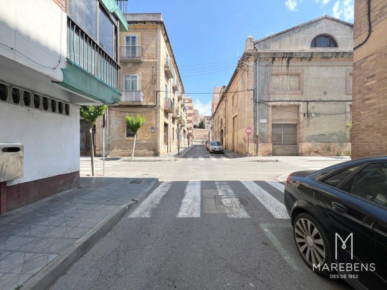 Local en alquiler en la Calle Misericòrdia