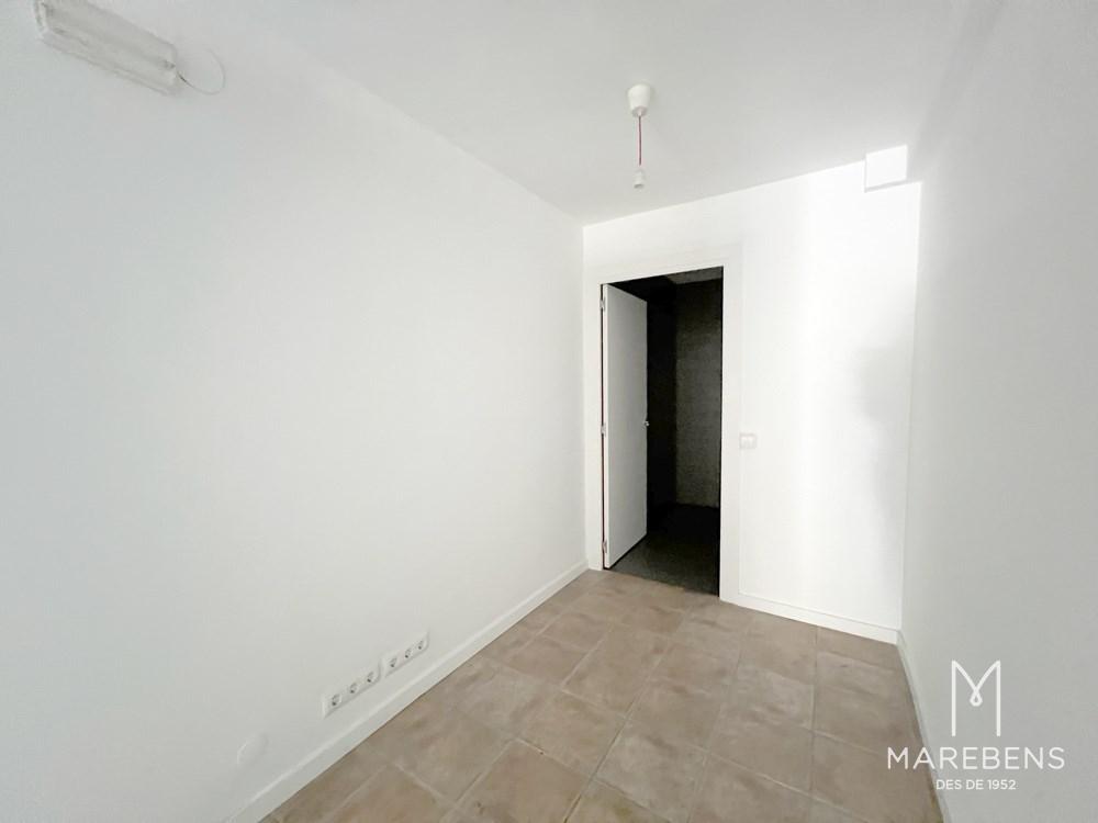 Local en venta en la Calle Baro IV Torres - 7/11