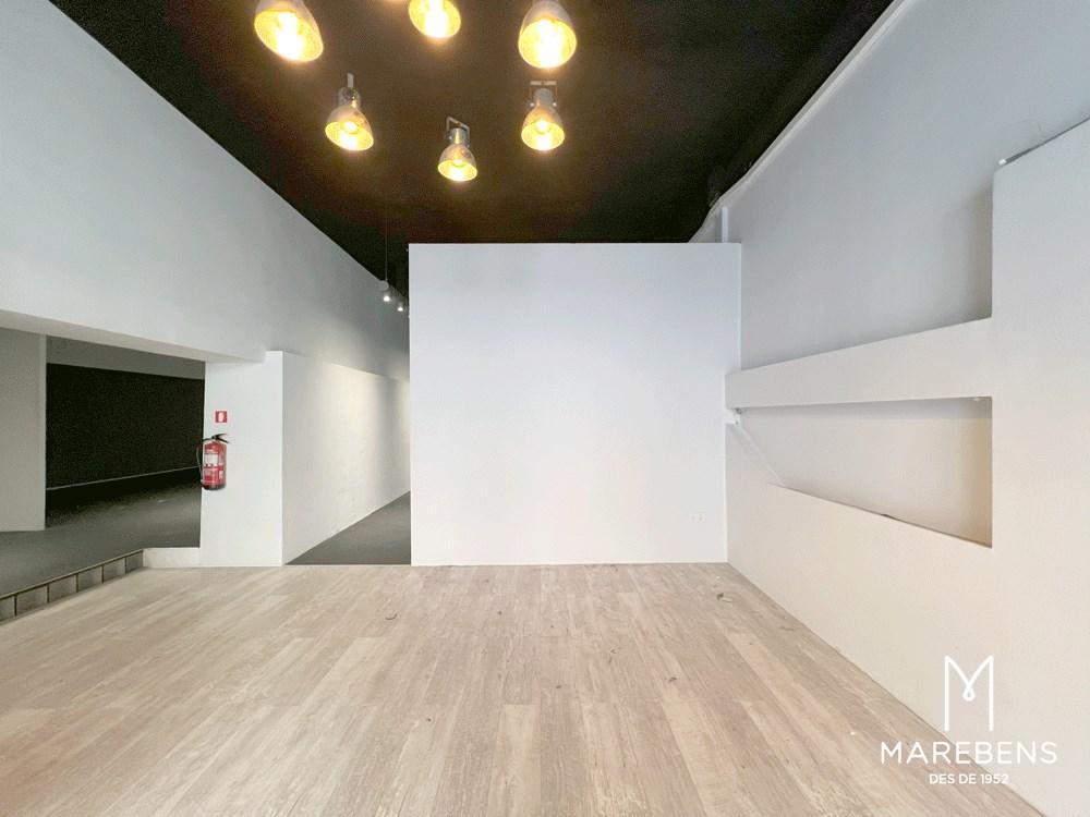 Local en venta en el Carrer Reding - 2/17