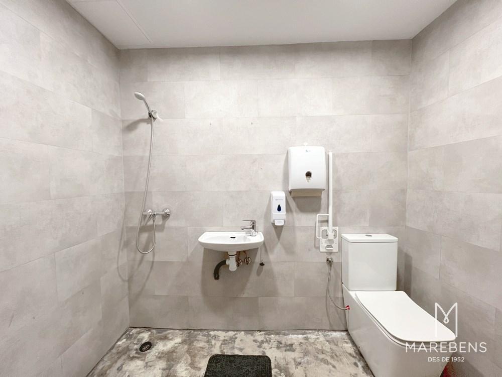 Local en venta en el Carrer Reding - 12/17