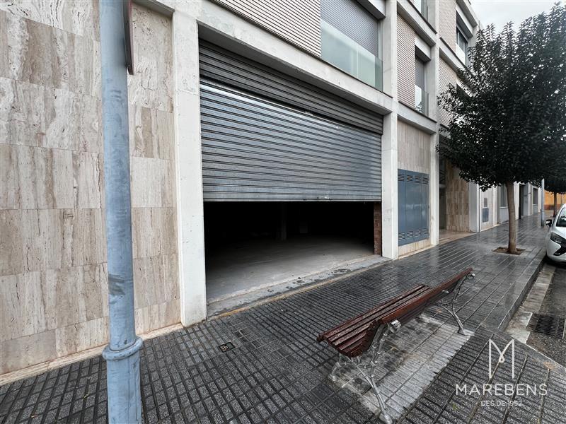 Local en alquiler en la Calle Pere de Cardona - 1/3