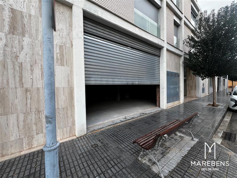 Local de lloguer al Carrer Pere de Cardona - 1/3