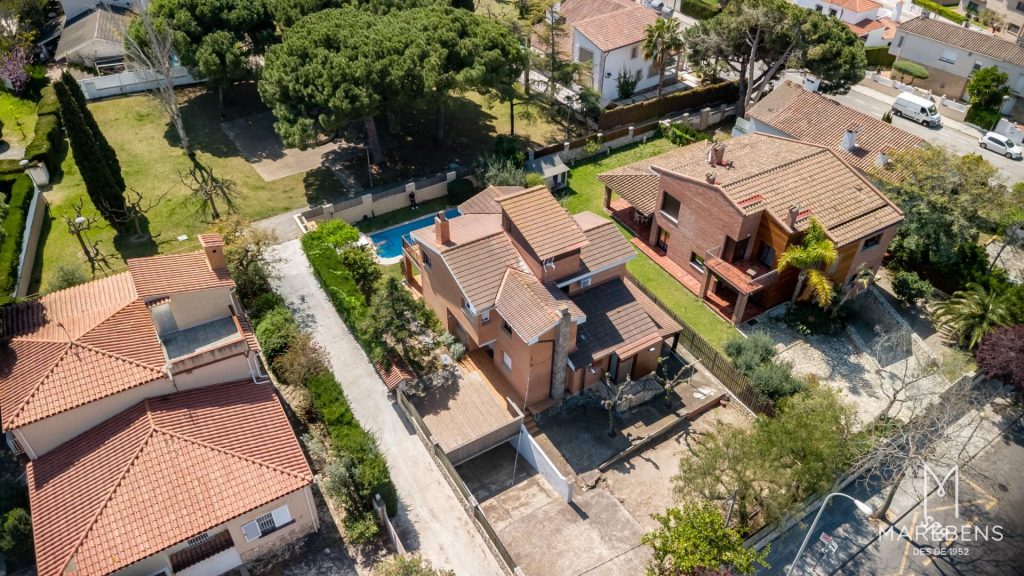 Casa en venda al Carrer Cavet - 64/67
