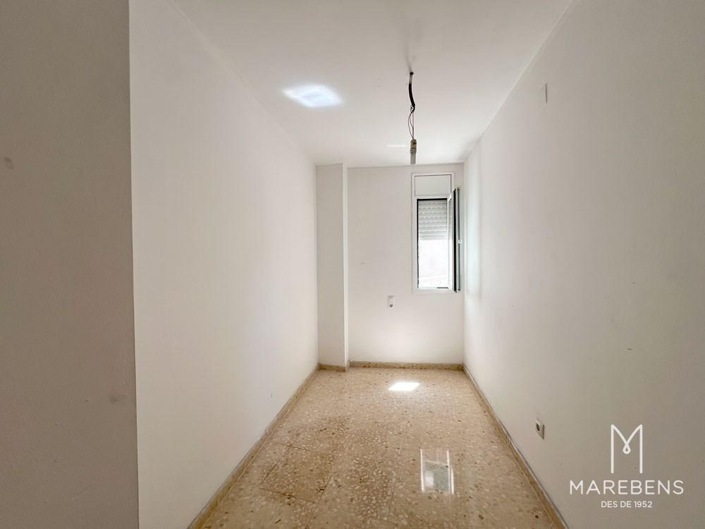 Piso en venta en la Calle de la Coma - 10/17