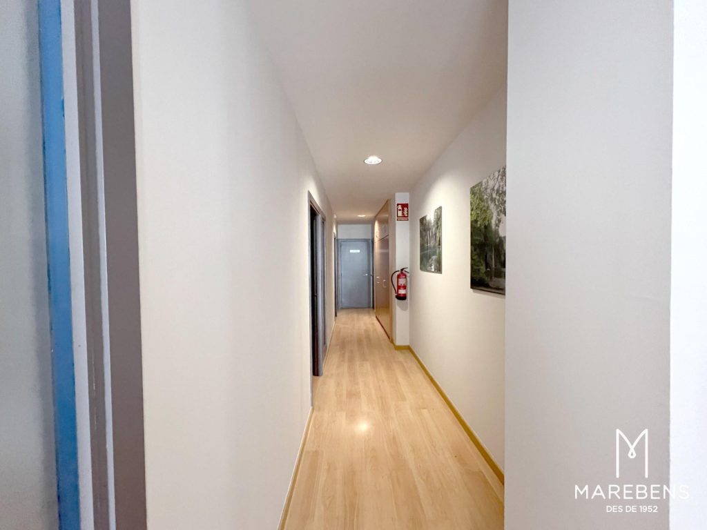 Local en venta en la Avenida Catalunya - 5/12