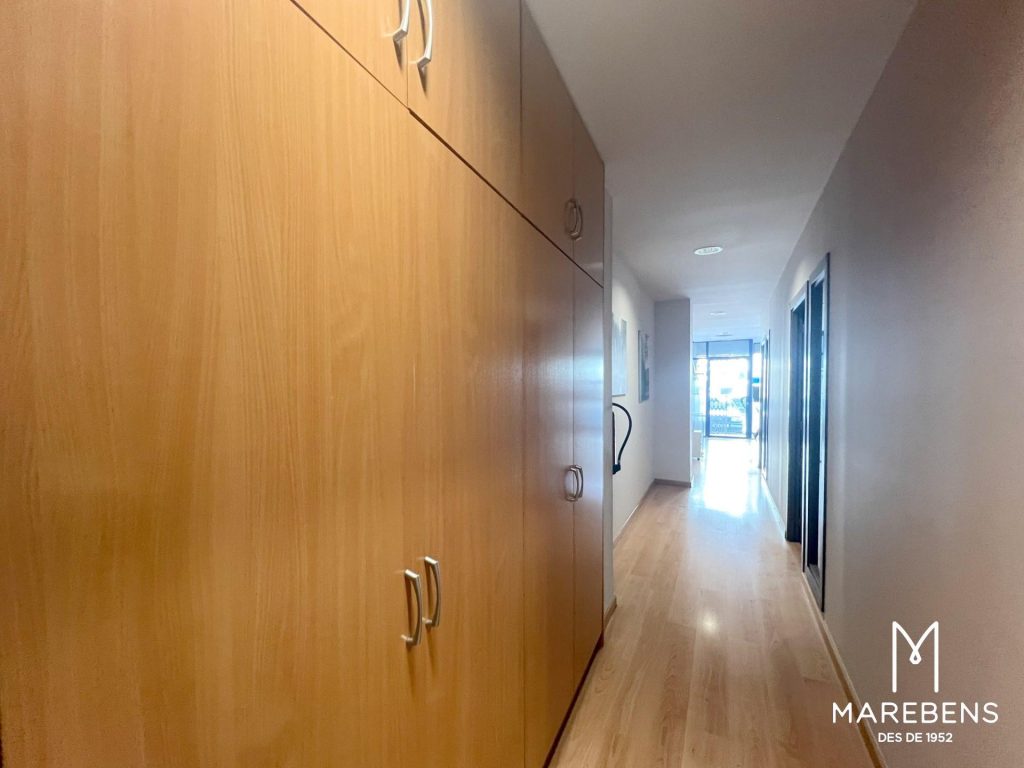 Local en venta en la Avenida Catalunya - 9/12