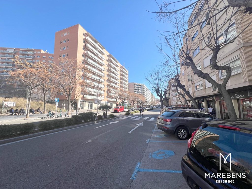 Local en venta en la Avenida Catalunya - 12/12