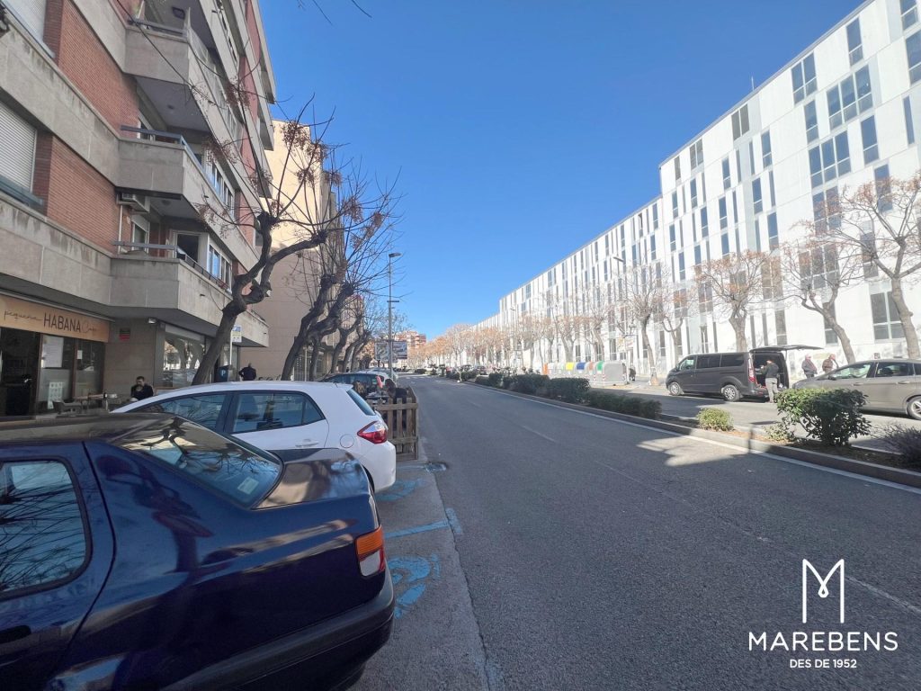 Local en venta en la Avenida Catalunya - 11/12