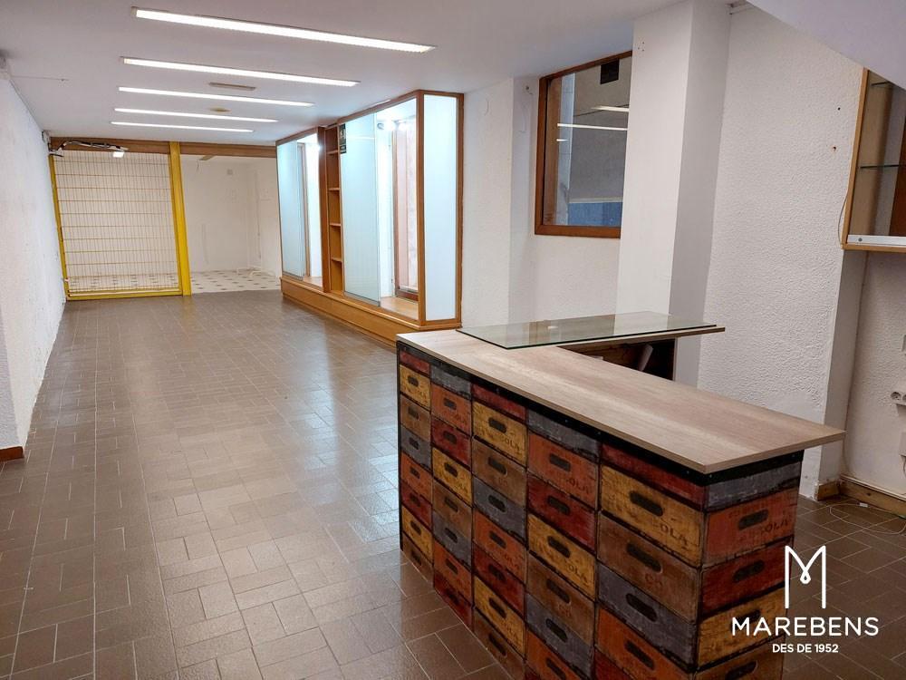 Edificio en venta en la Calle de la Cort - 6/22