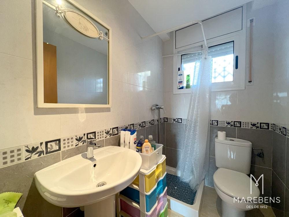 Casa en venta en la Calle Josep Castellet - 9/23