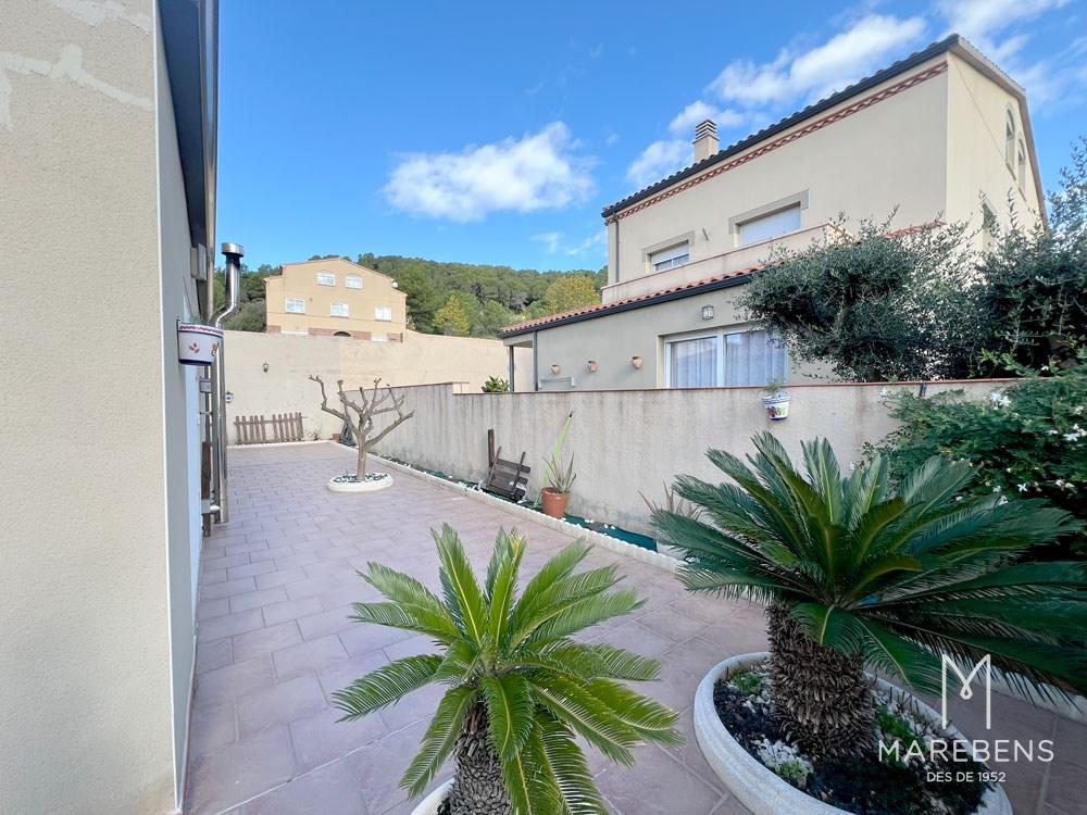 Casa en venta en la Calle Josep Castellet - 2/23