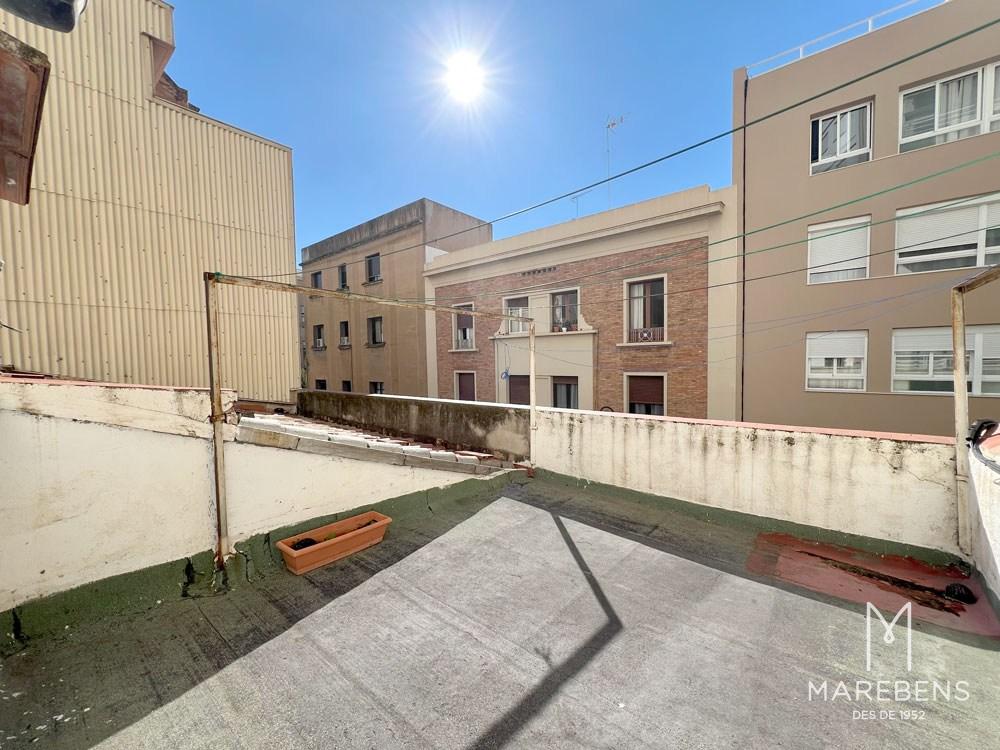 Edificio en venta en la Calle August - 8/25