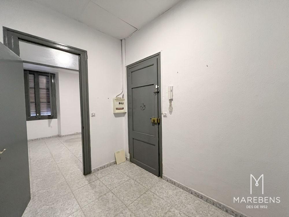 Edificio en venta en la Calle August - 9/25