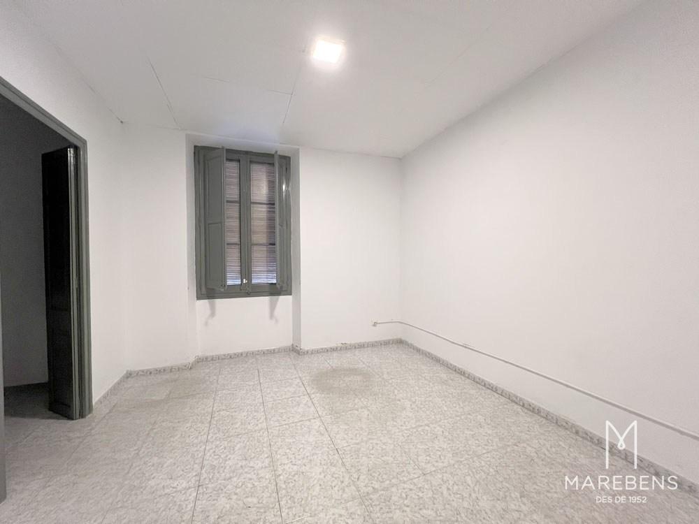 Edificio en venta en la Calle August - 4/25