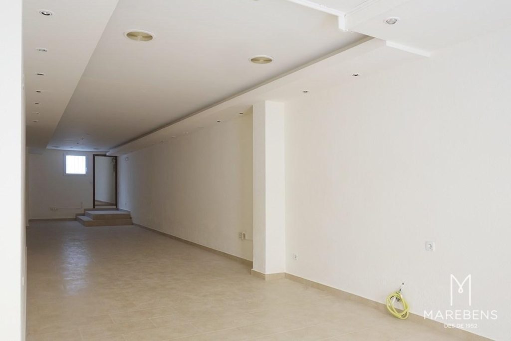 Local en venta para inversión en la Calle Reding - 2/8