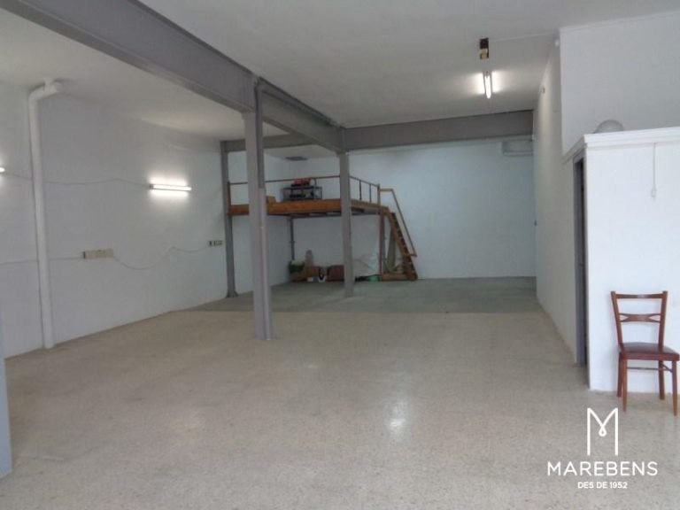 Local en venta en la Calle Carles Cardo