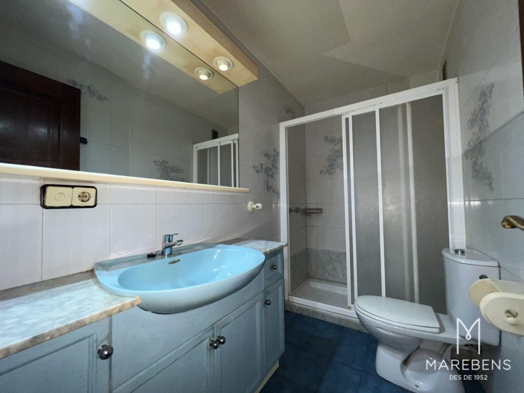 Piso en venta en la Calle Jaume Huguet - 8/26