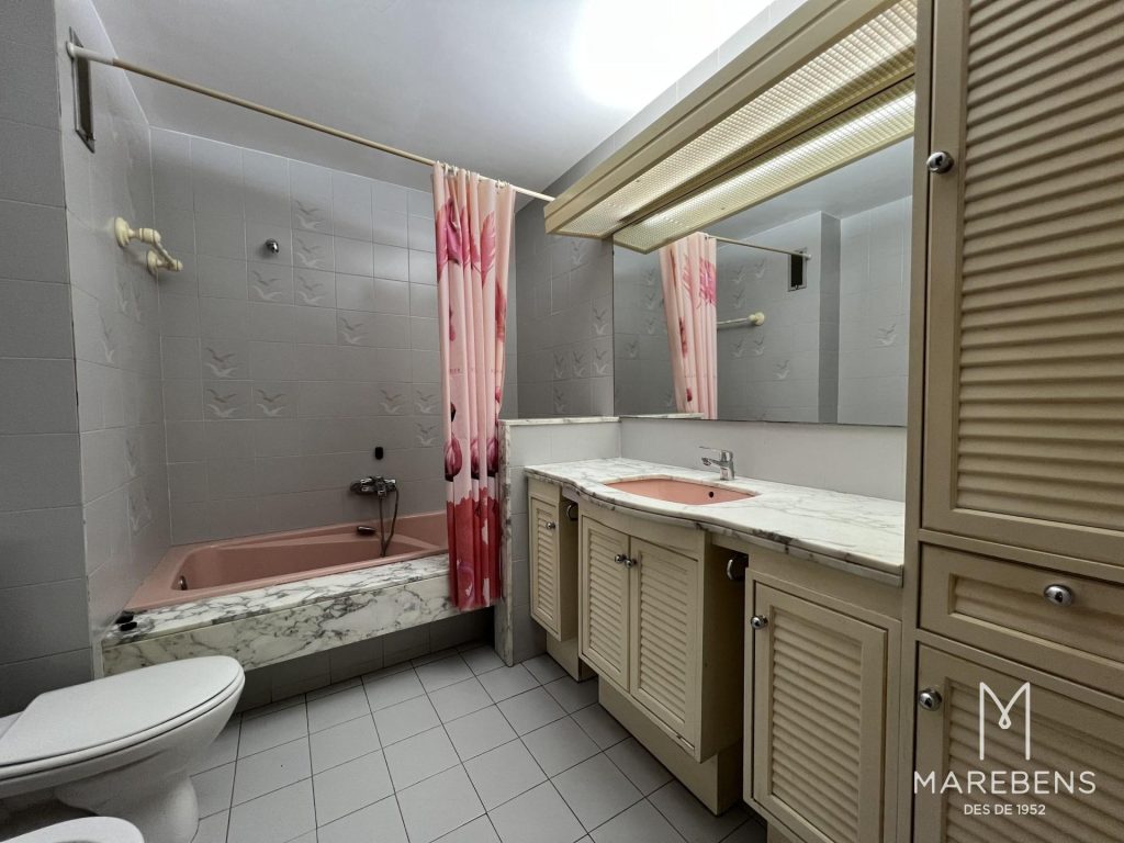 Piso en venta en la Calle Jaume Huguet - 11/26