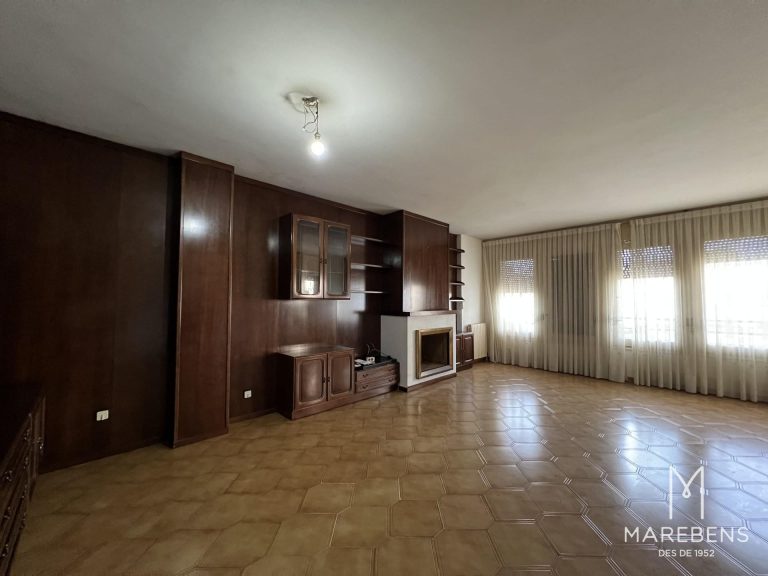 Piso en venta en la Calle Jaume Huguet