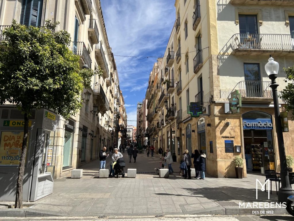 Local en venta para inversión en la Calle Comte de Rius - 2/5