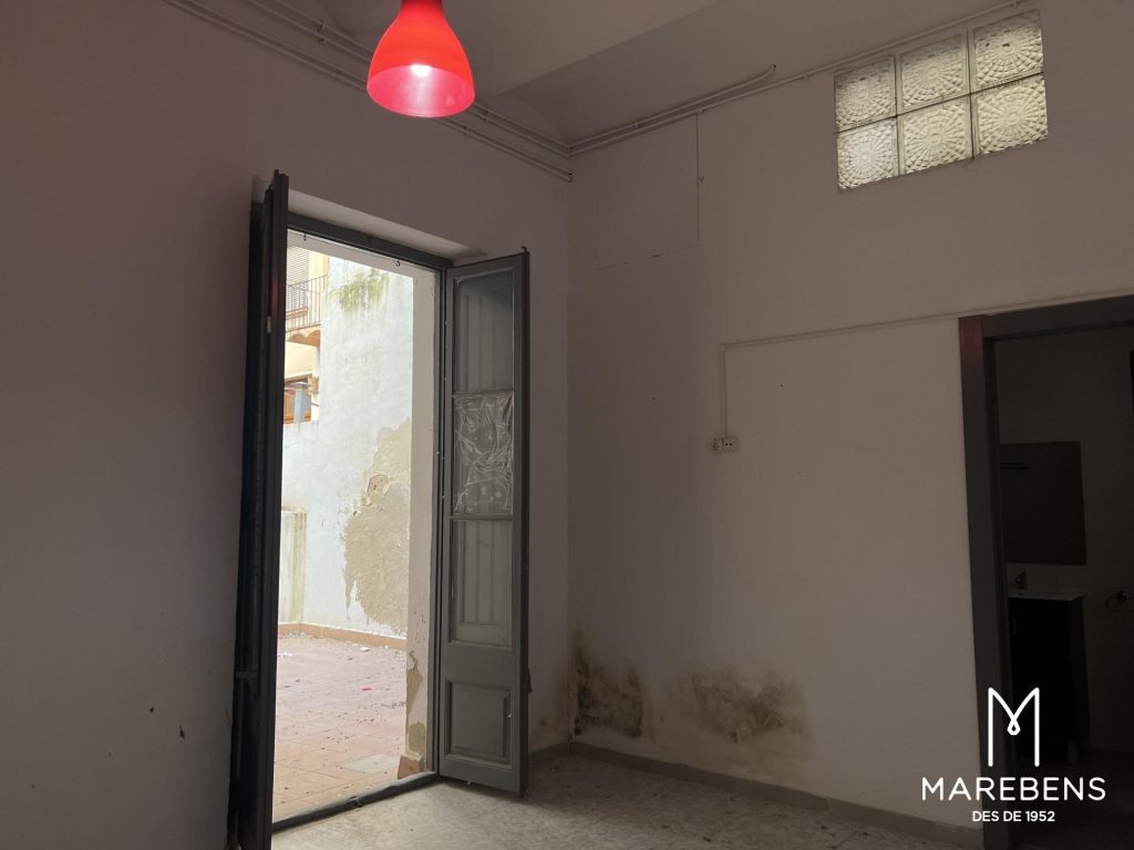 Edificio en venta en la Calle August - 2/25