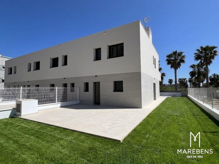 Casa en venta en la Calle Sínies- Obra nueva 1
