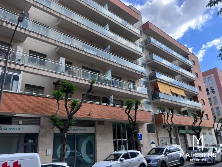 Piso en venta para inversión en la Calle Antoni de Bofarull