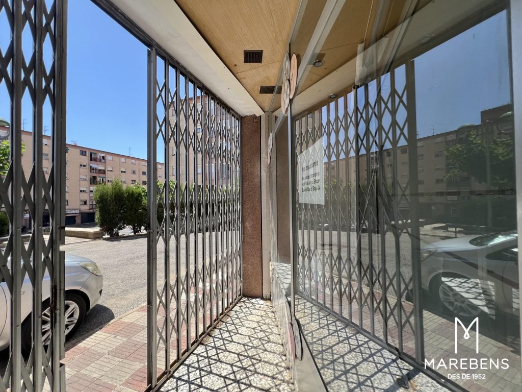 Local en venta en el Bloque Sant Bartomeu - 2/17