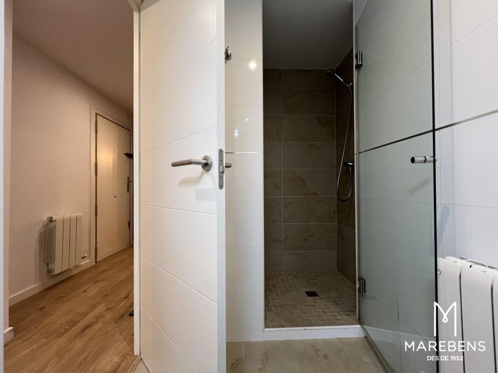 Piso en venta en la Calle Eivissa - 6/17