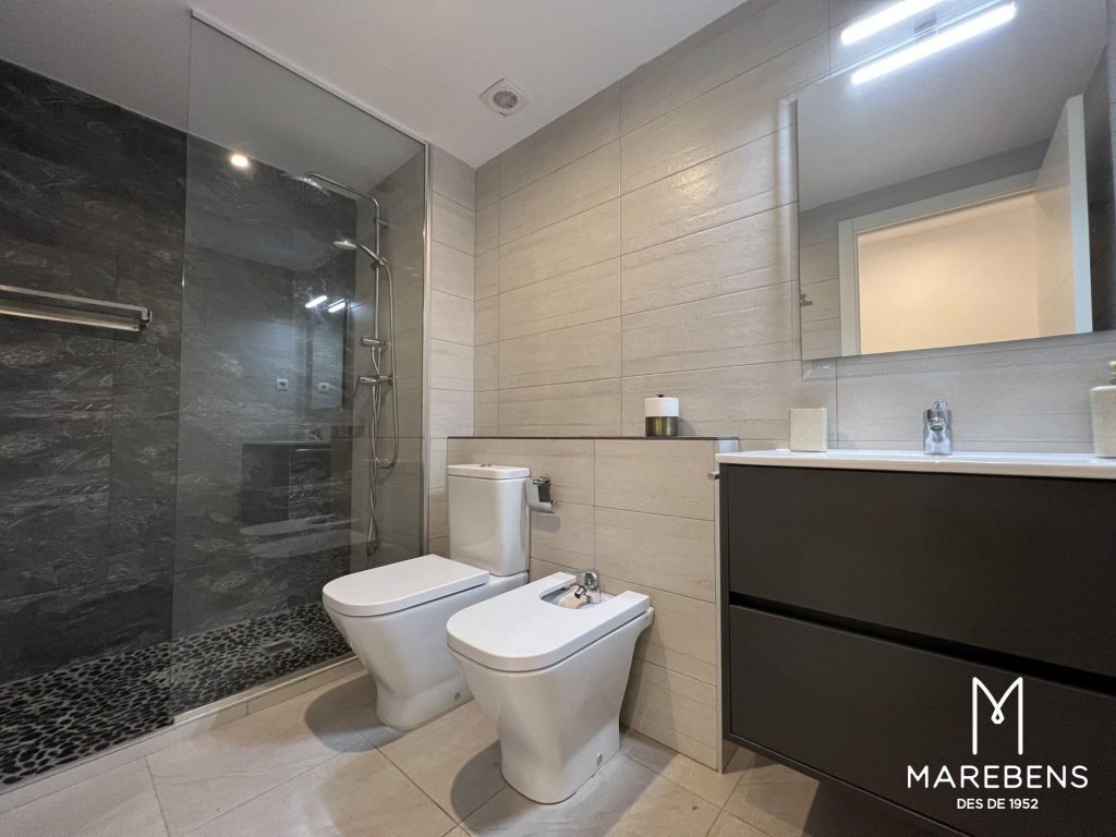 Piso en venta en la Calle Eivissa - 12/17