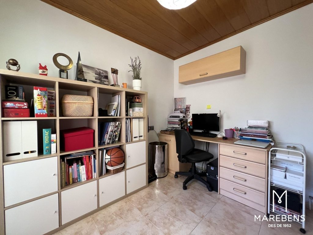 Piso en venta en la Calle Francesc Macià - 12/25