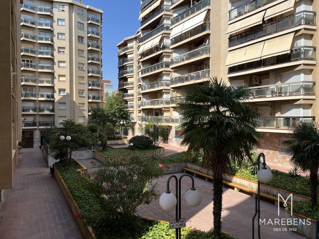Piso en venta en la Calle Francesc Macià - 3/25