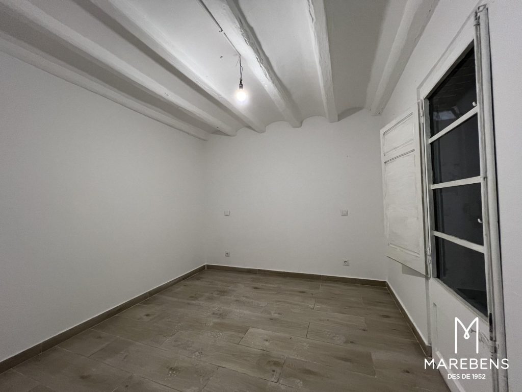 Piso en venta en la Calle Pons d’Icart - 10/19