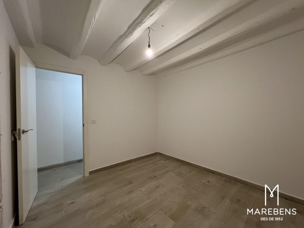 Piso en venta en la Calle Pons d’Icart - 12/19